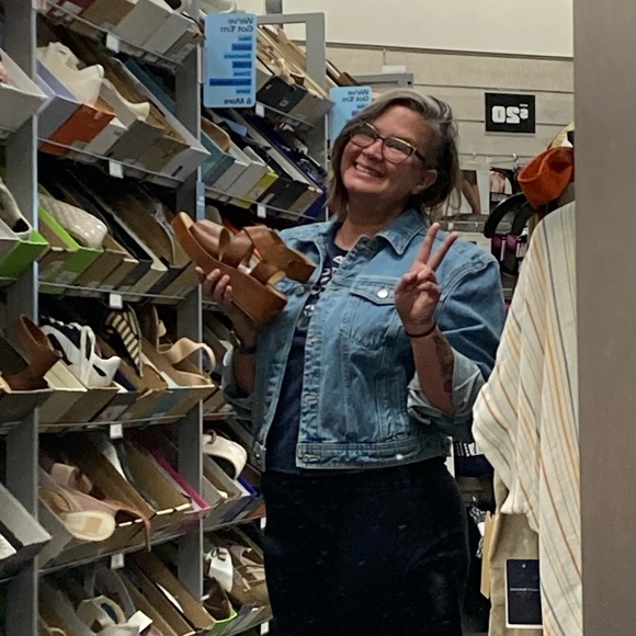 Meet your Posher, Emily - Picture 3 of 6